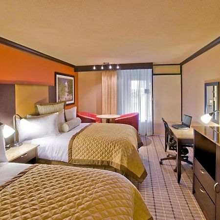 Wyndham Garden Oklahoma City Resort & Conference Hotel Near Airport, Fairgrounds Paycom & I40 Rum bild
