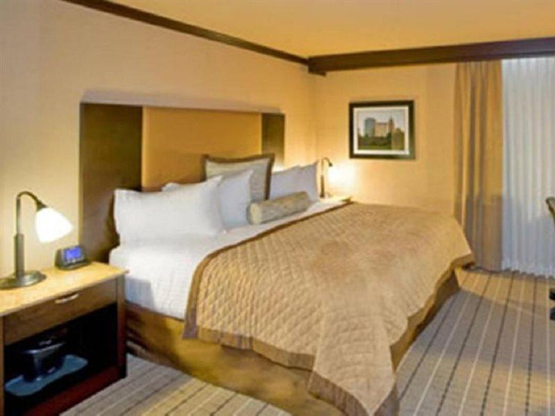 Wyndham Garden Oklahoma City Resort & Conference Hotel Near Airport, Fairgrounds Paycom & I40 Exteriör bild