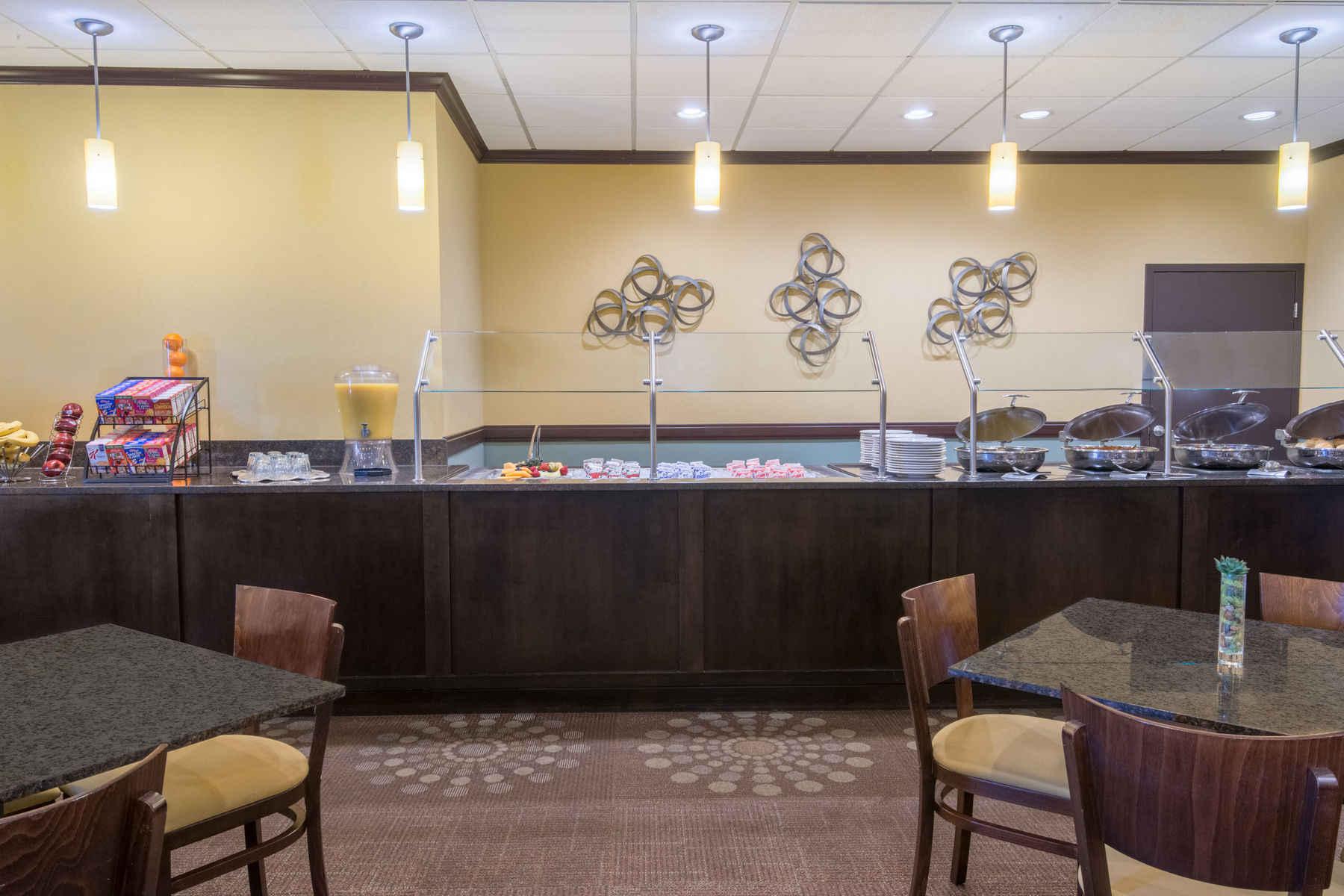 Wyndham Garden Oklahoma City Resort & Conference Hotel Near Airport, Fairgrounds Paycom & I40 Exteriör bild