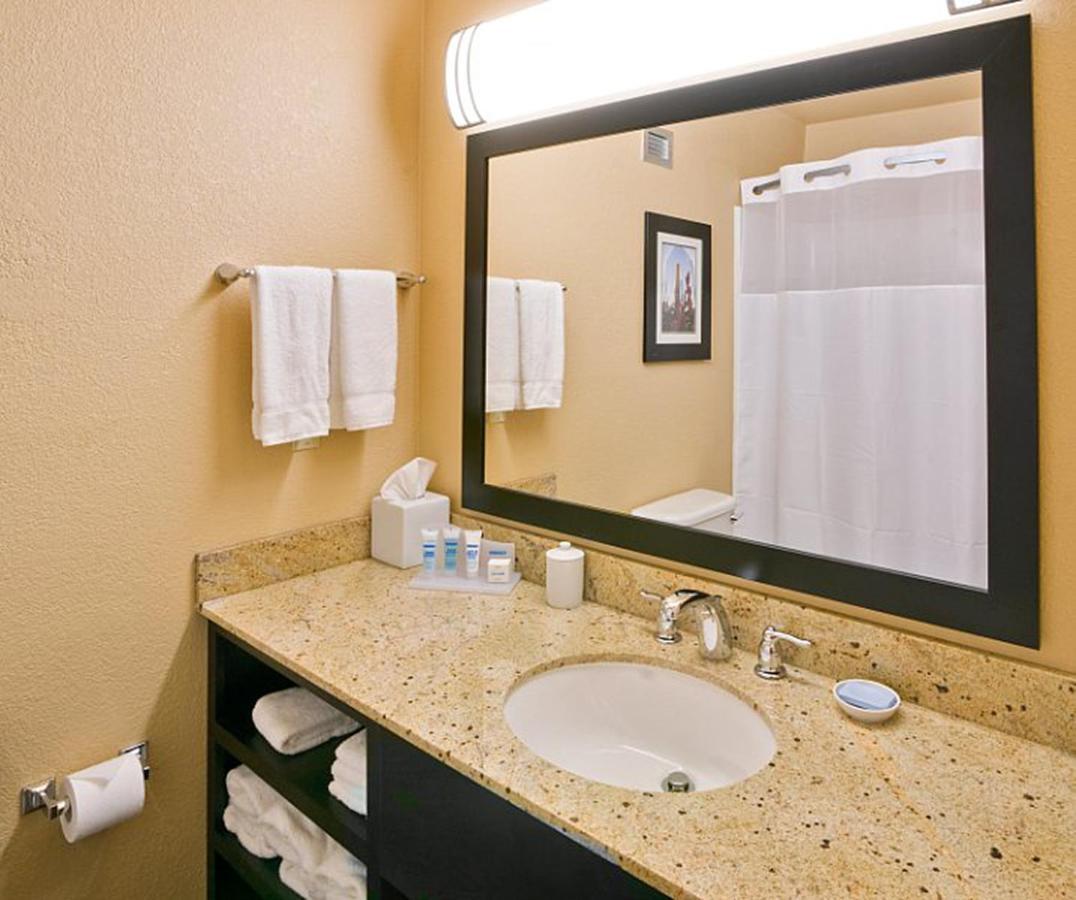 Wyndham Garden Oklahoma City Resort & Conference Hotel Near Airport, Fairgrounds Paycom & I40 Exteriör bild