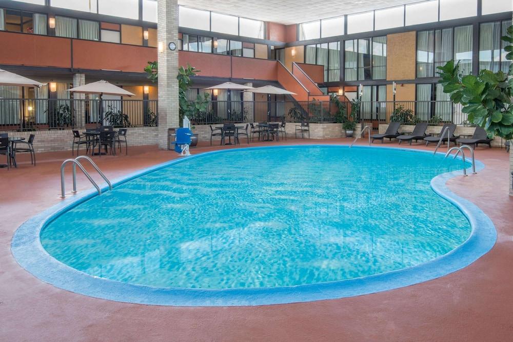 Wyndham Garden Oklahoma City Resort & Conference Hotel Near Airport, Fairgrounds Paycom & I40 Exteriör bild
