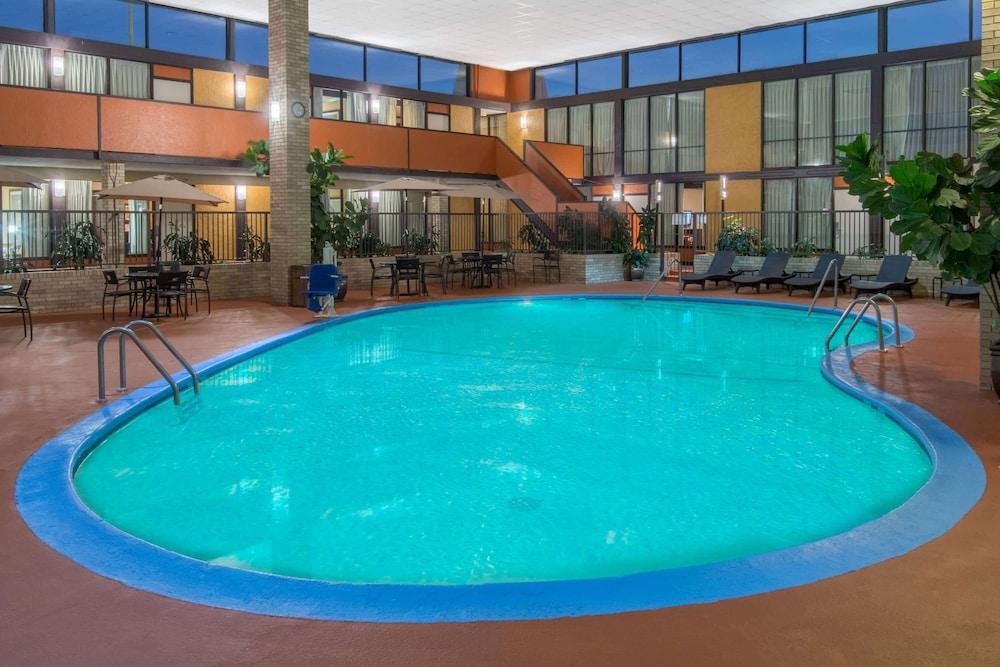 Wyndham Garden Oklahoma City Resort & Conference Hotel Near Airport, Fairgrounds Paycom & I40 Exteriör bild