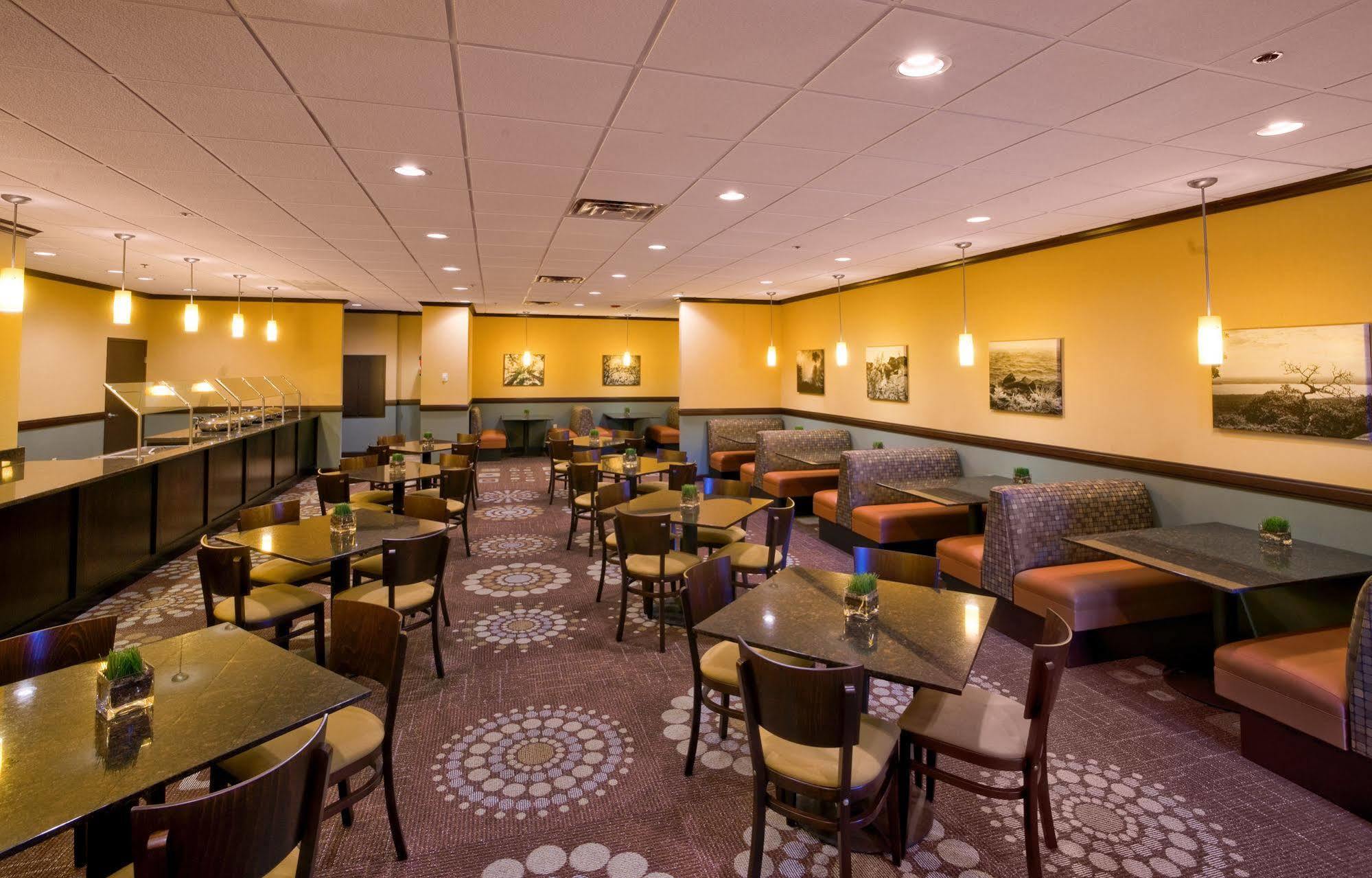 Wyndham Garden Oklahoma City Resort & Conference Hotel Near Airport, Fairgrounds Paycom & I40 Exteriör bild