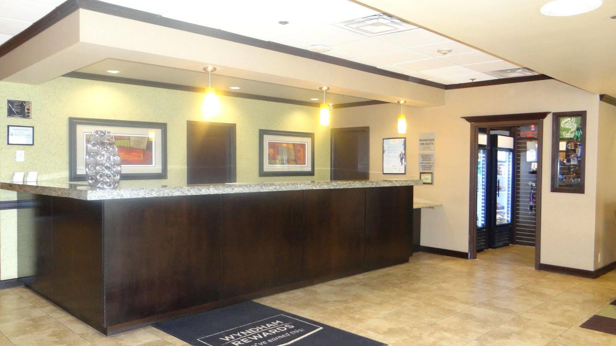 Wyndham Garden Oklahoma City Resort & Conference Hotel Near Airport, Fairgrounds Paycom & I40 Exteriör bild