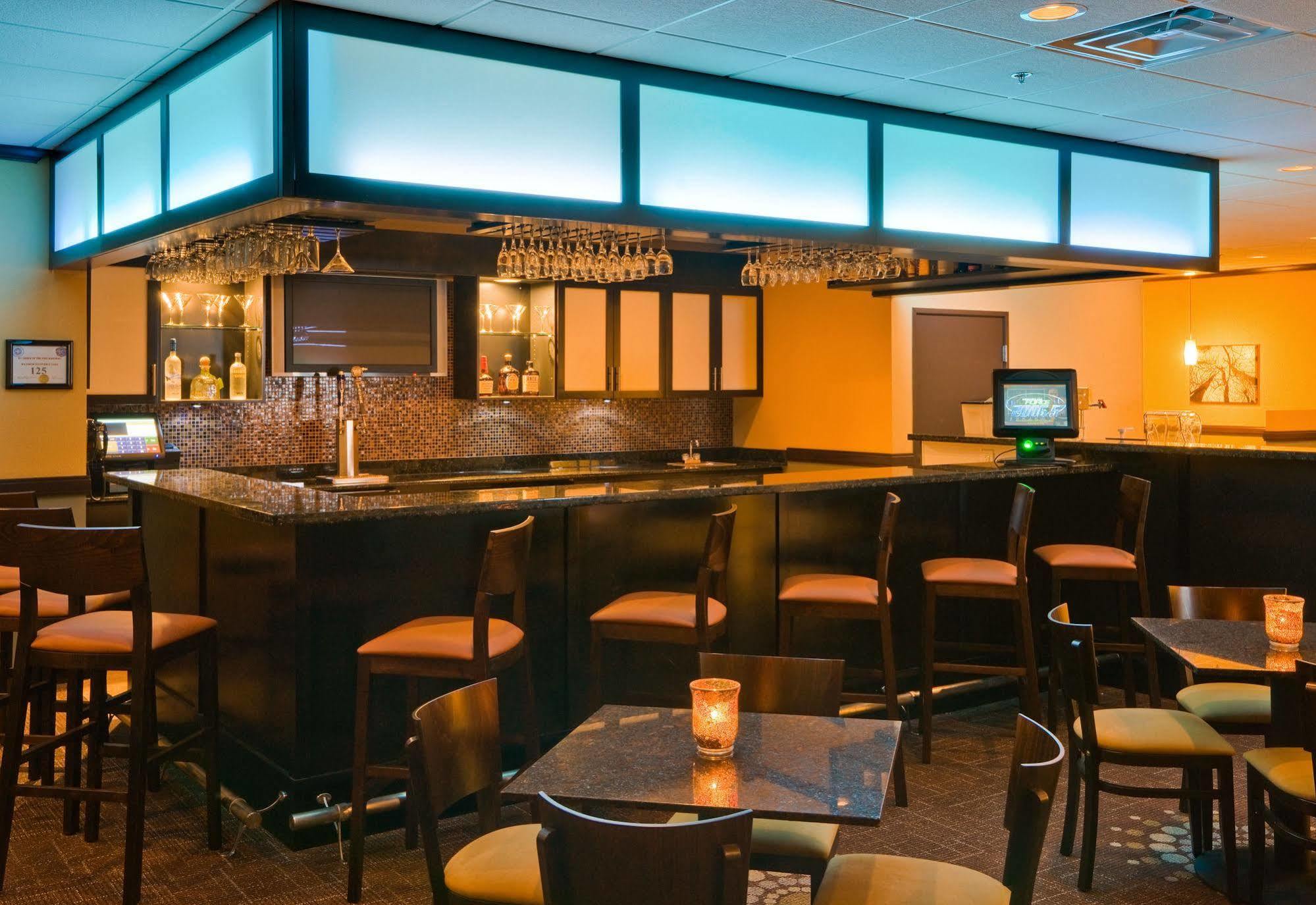 Wyndham Garden Oklahoma City Resort & Conference Hotel Near Airport, Fairgrounds Paycom & I40 Restaurang bild
