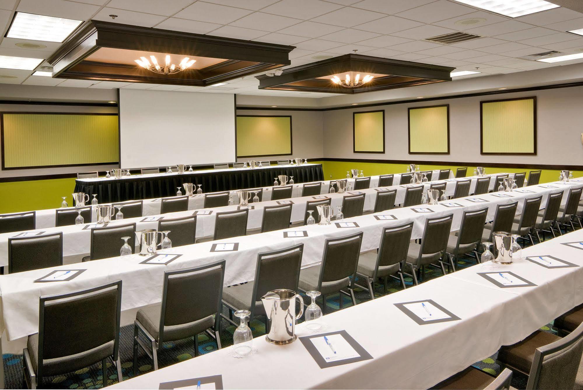 Wyndham Garden Oklahoma City Resort & Conference Hotel Near Airport, Fairgrounds Paycom & I40 Exteriör bild
